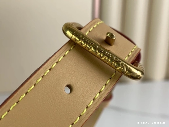 Official oldcobbler Chess Messenger-24*24*8CM LOUIS VUITTON 0820